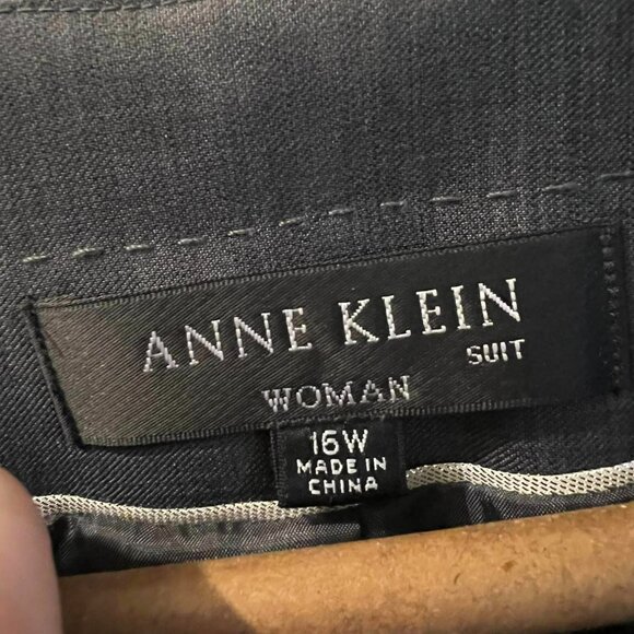 Anne Klein Gray Blazer with Collarless Design and 3/4 Sleeves - Picture 2 of 7